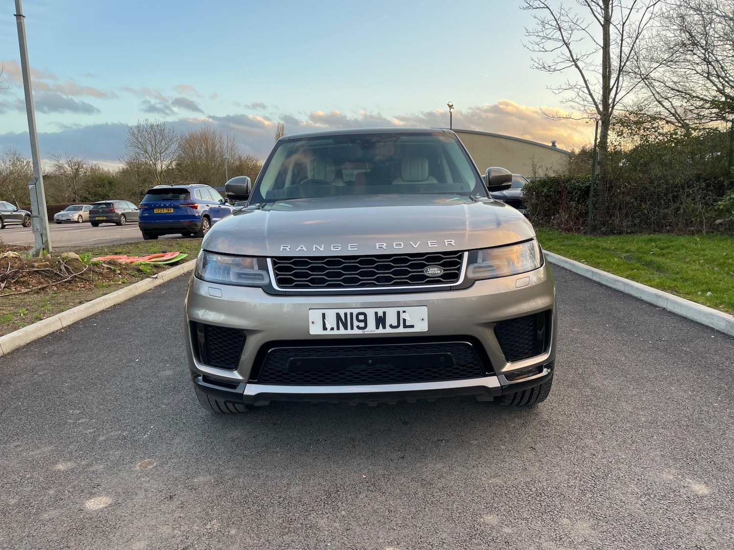 Used Land Rover Range Rover Sport 2019 for sale - 77637795: Photo 2
