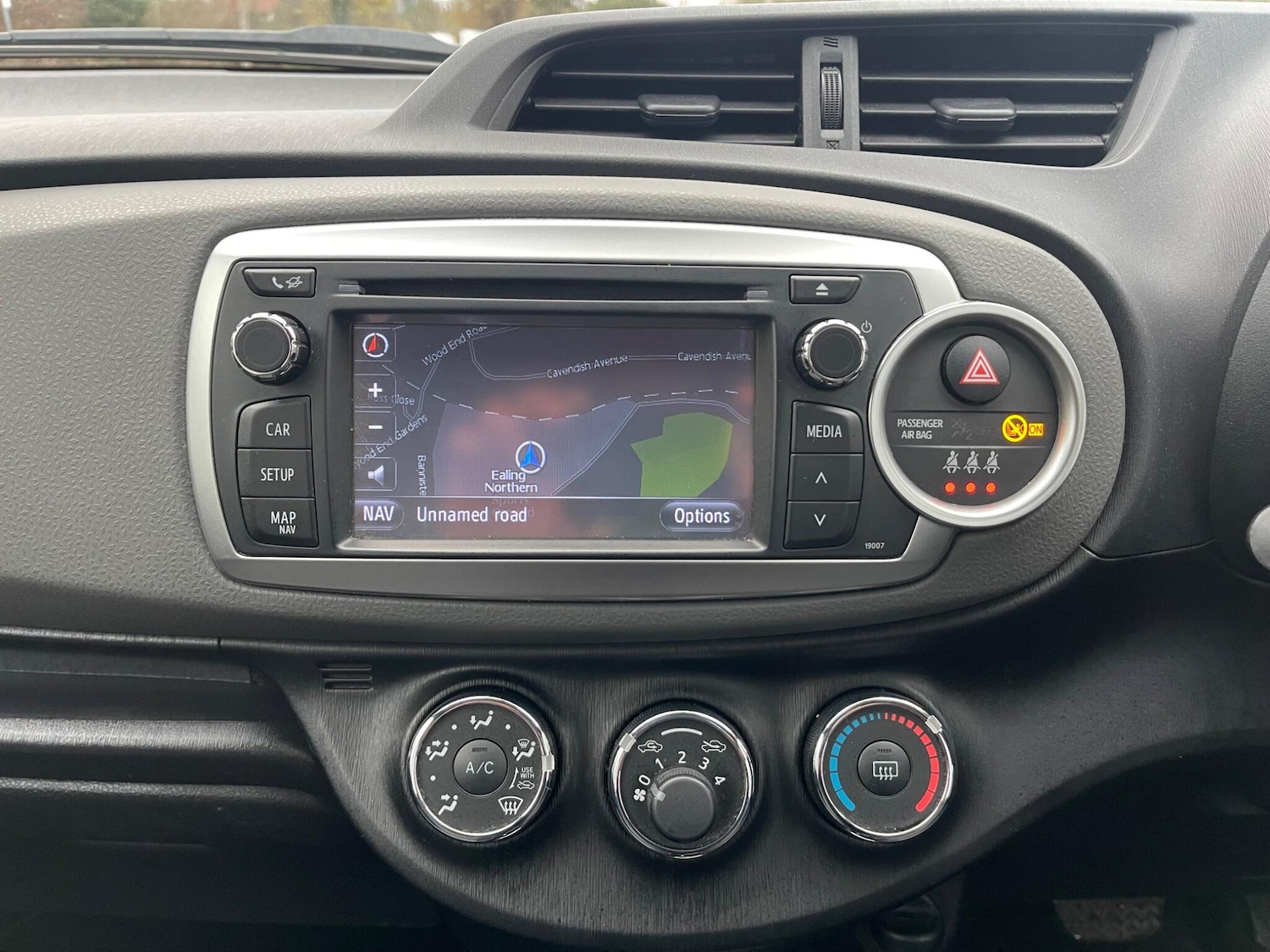 Used Toyota Yaris for sale - 76727493: Photo 10