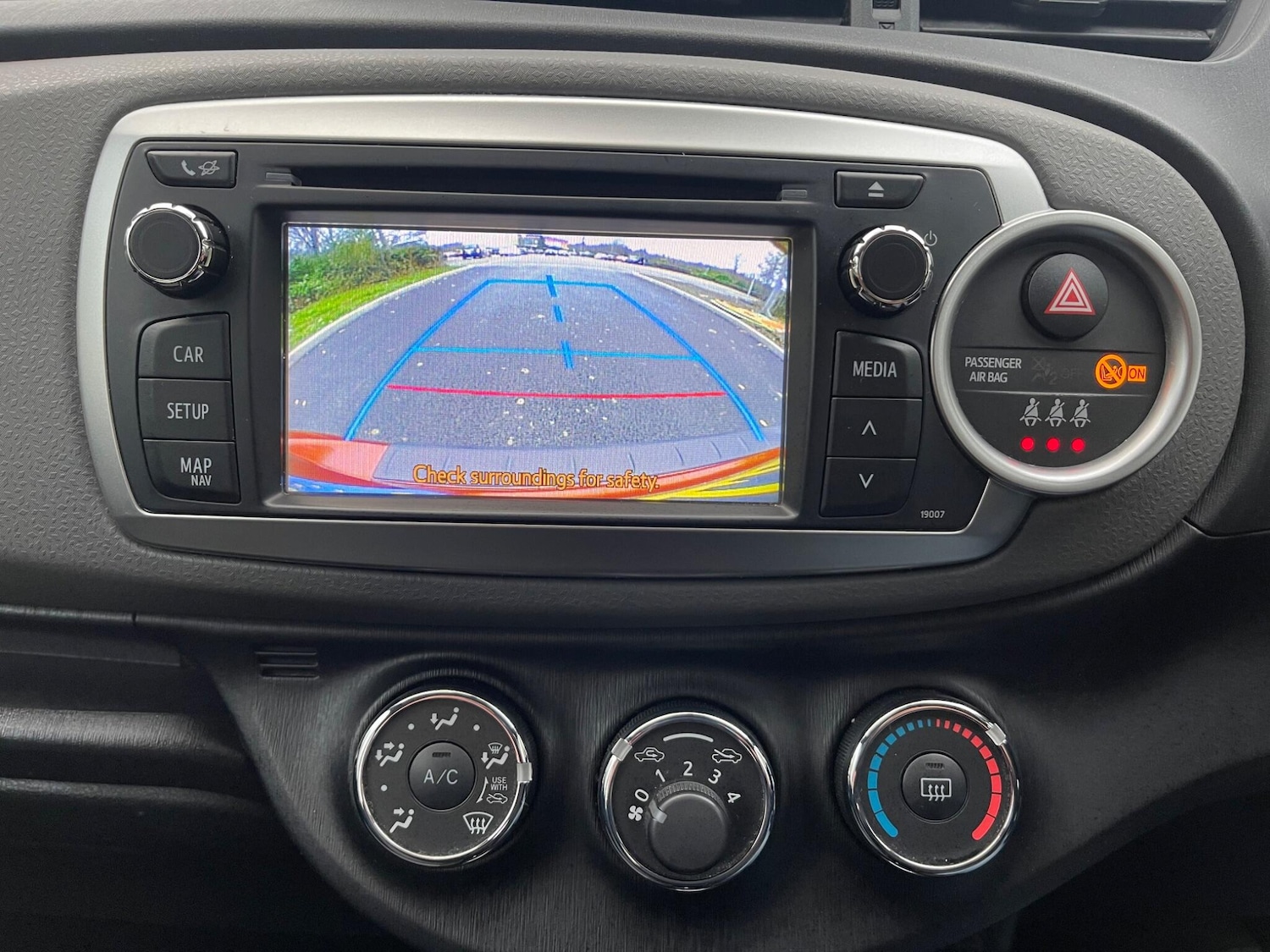 Used Toyota Yaris for sale - 76727493: Photo 12