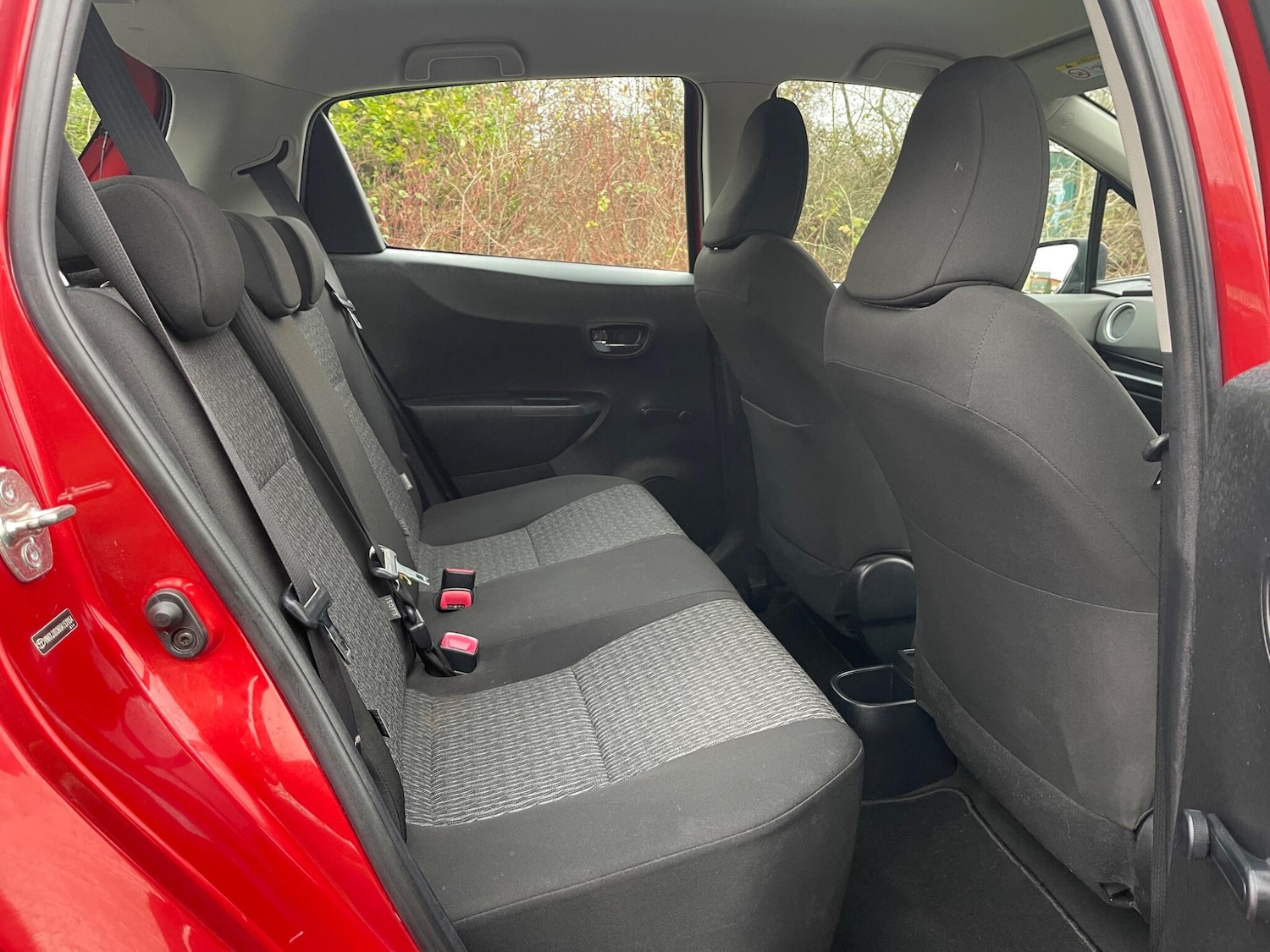 Used Toyota Yaris for sale - 76727493: Photo 16