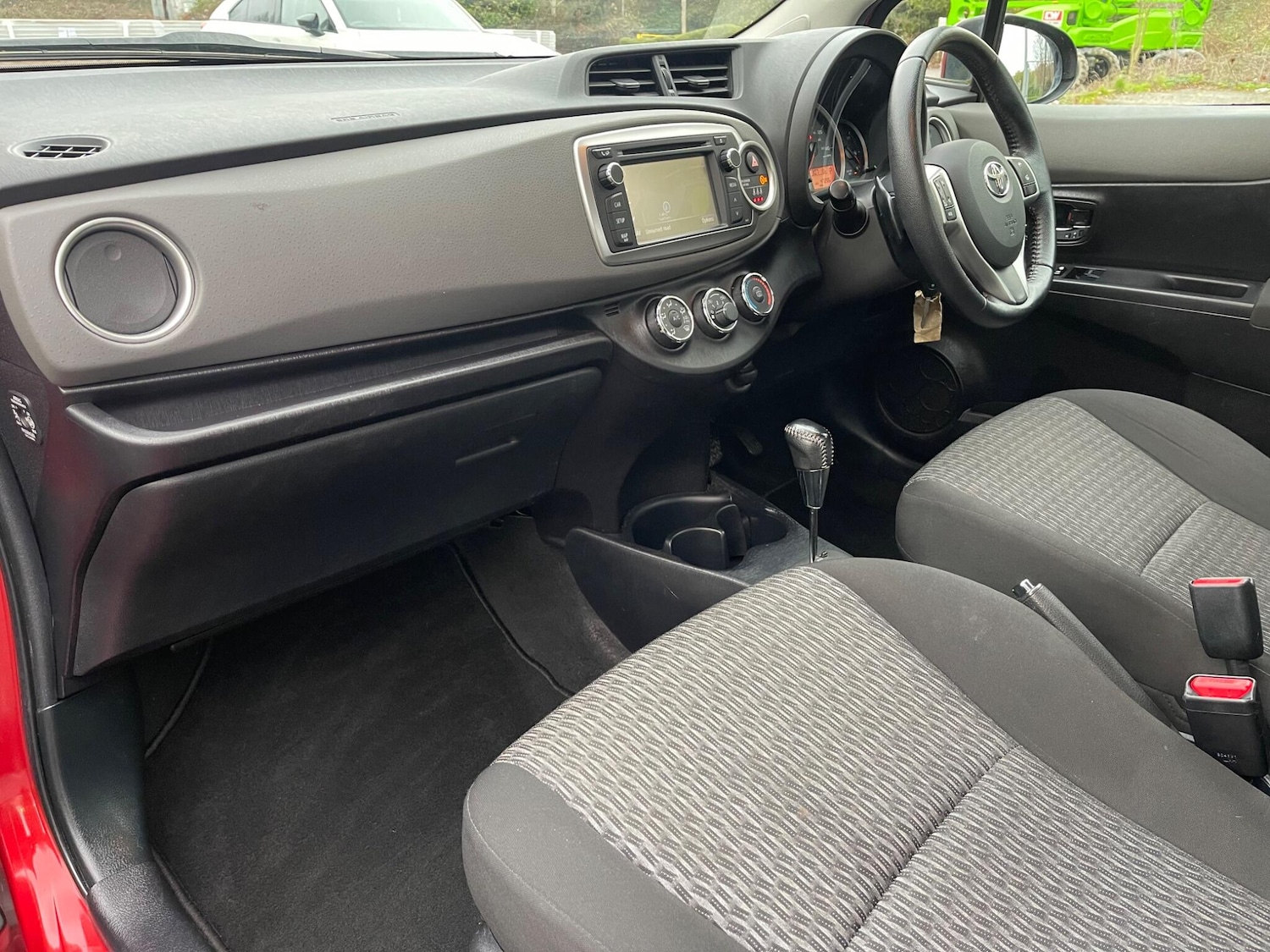 Used Toyota Yaris for sale - 76727493: Photo 8