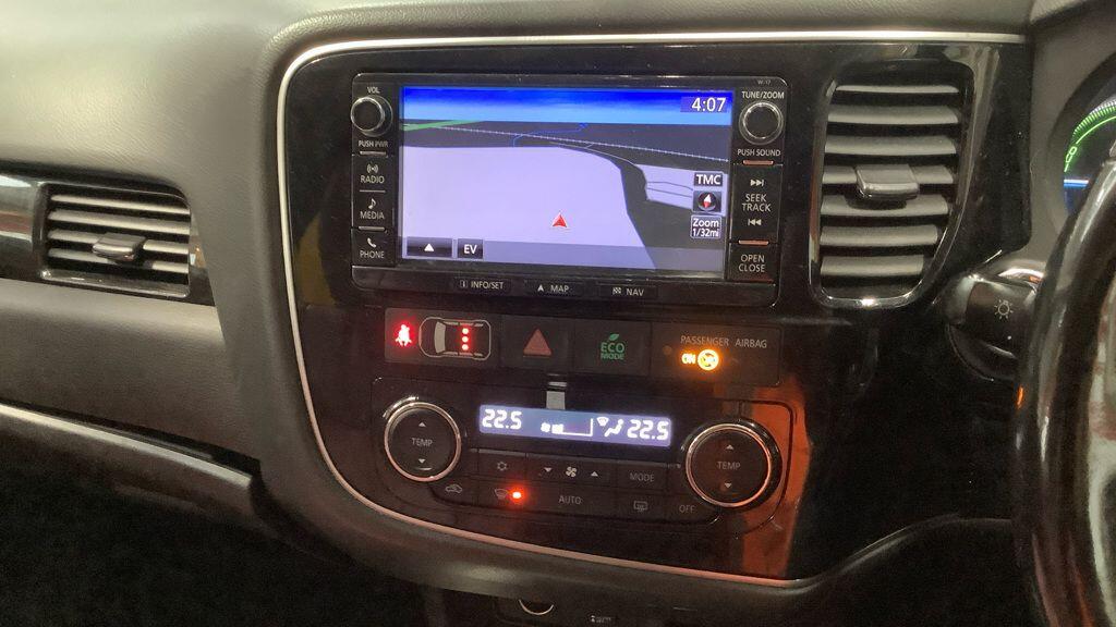Used Mitsubishi Outlander 2017 for sale - 76361204: Photo 10