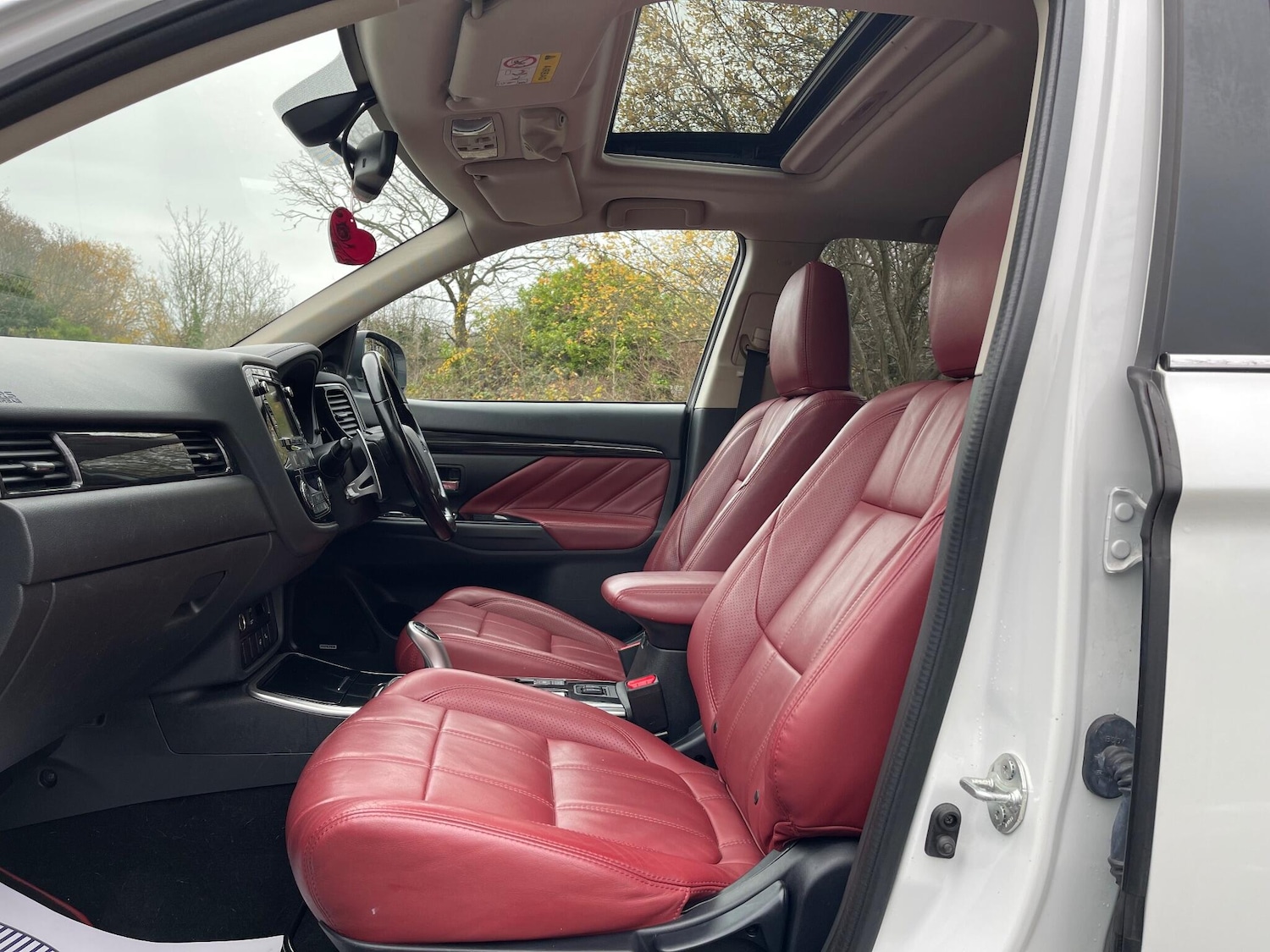 Used Mitsubishi Outlander 2017 for sale - 76361204: Photo 13