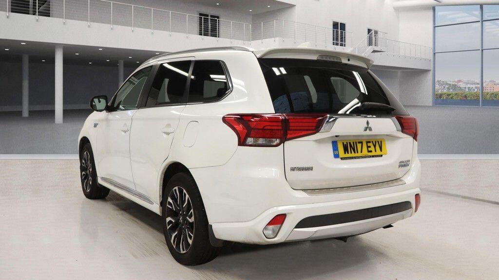 Used Mitsubishi Outlander 2017 for sale - 76361204: Photo 3