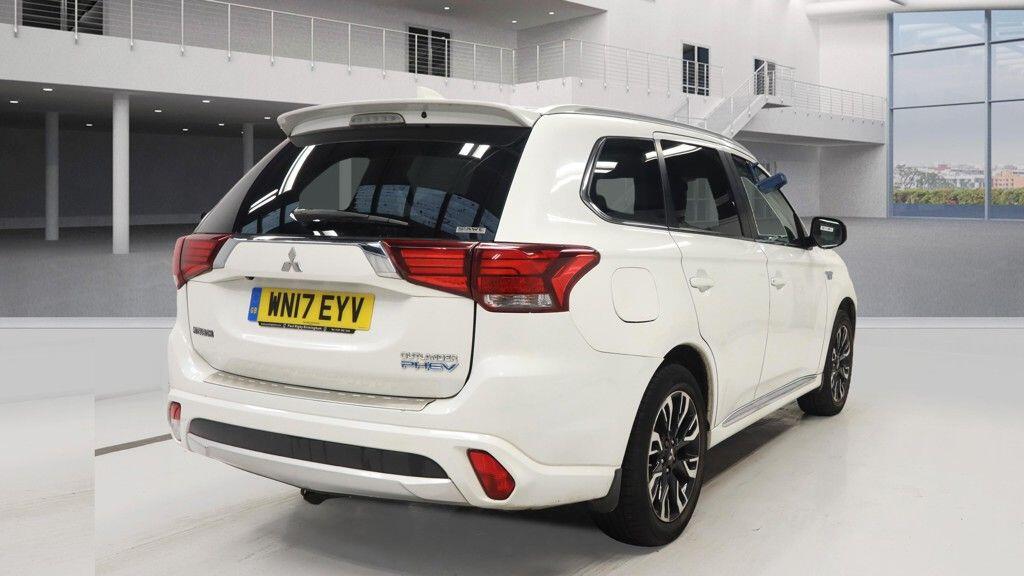 Used Mitsubishi Outlander 2017 for sale - 76361204: Photo 4