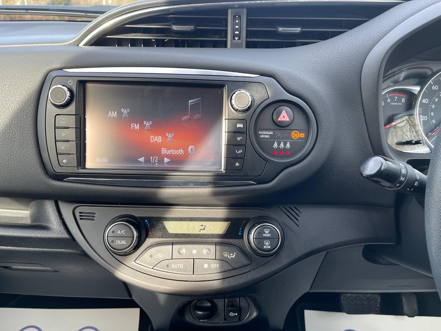 Used Toyota Yaris 2015 for sale - 77637717: Photo 10