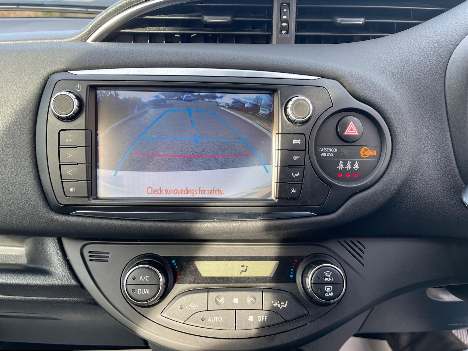 Used Toyota Yaris 2015 for sale - 77637717: Photo 12