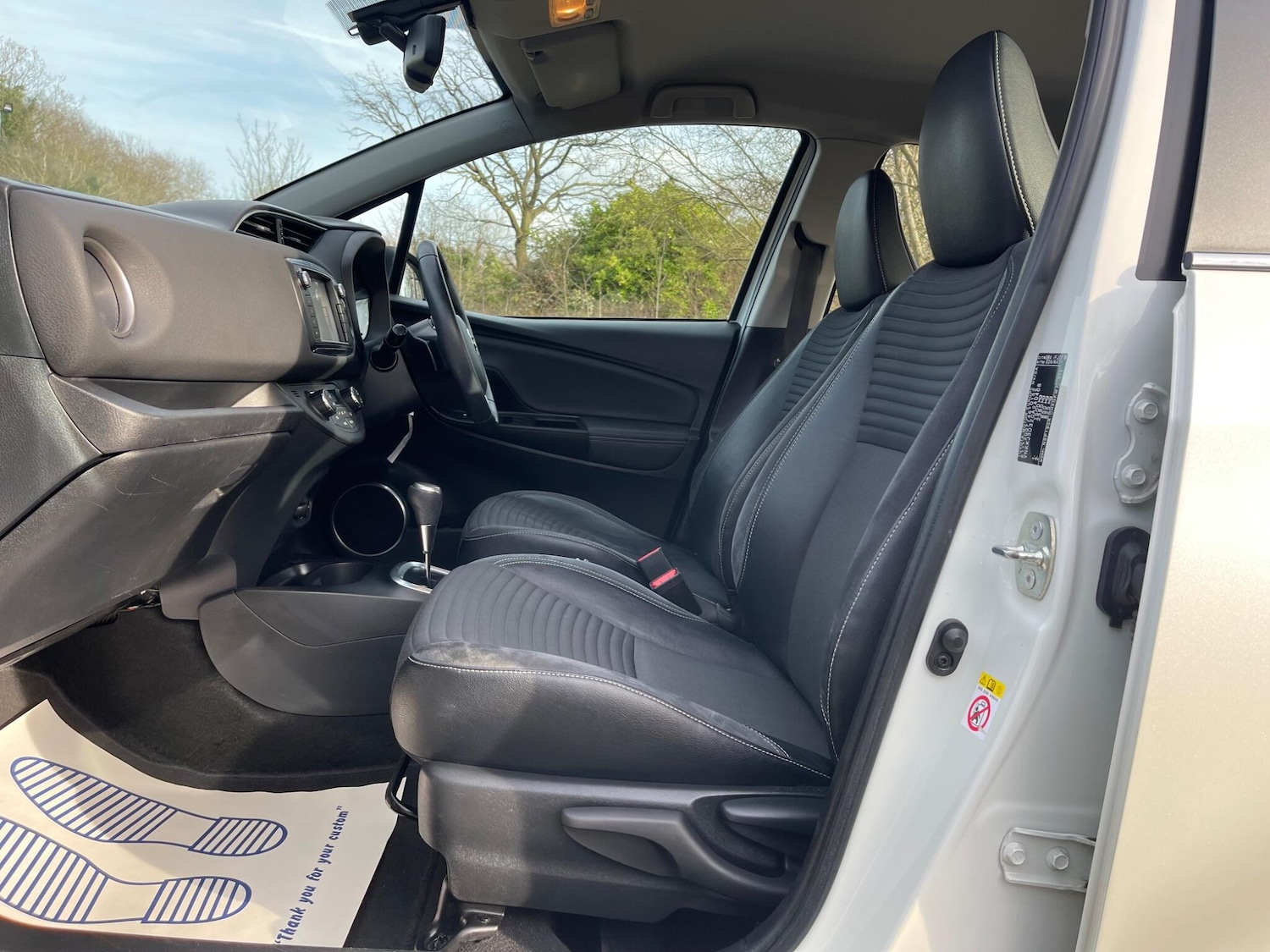 Used Toyota Yaris 2015 for sale - 77637717: Photo 13