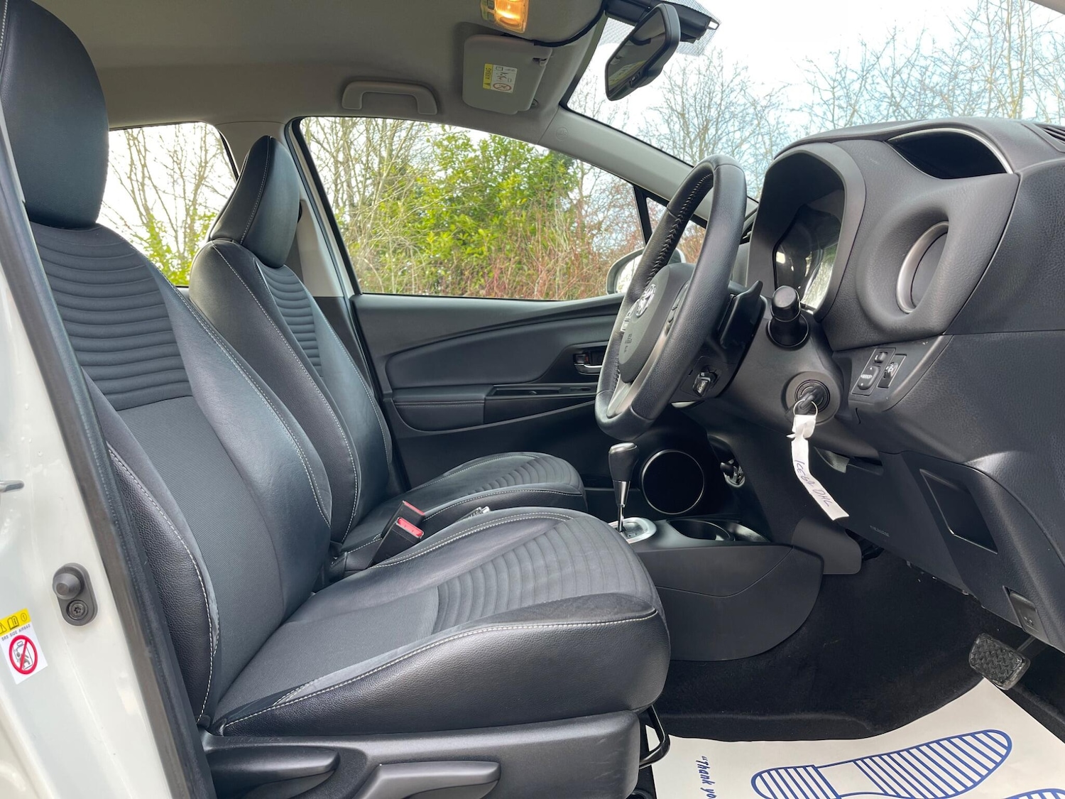 Used Toyota Yaris 2015 for sale - 77637717: Photo 14