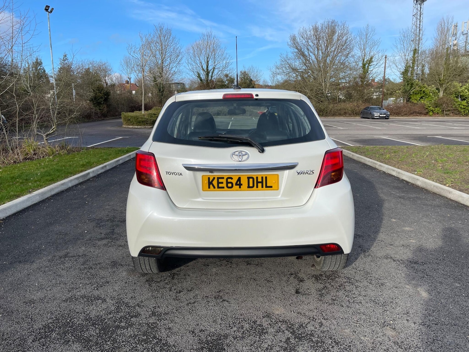 Used Toyota Yaris 2015 for sale - 77637717: Photo 5