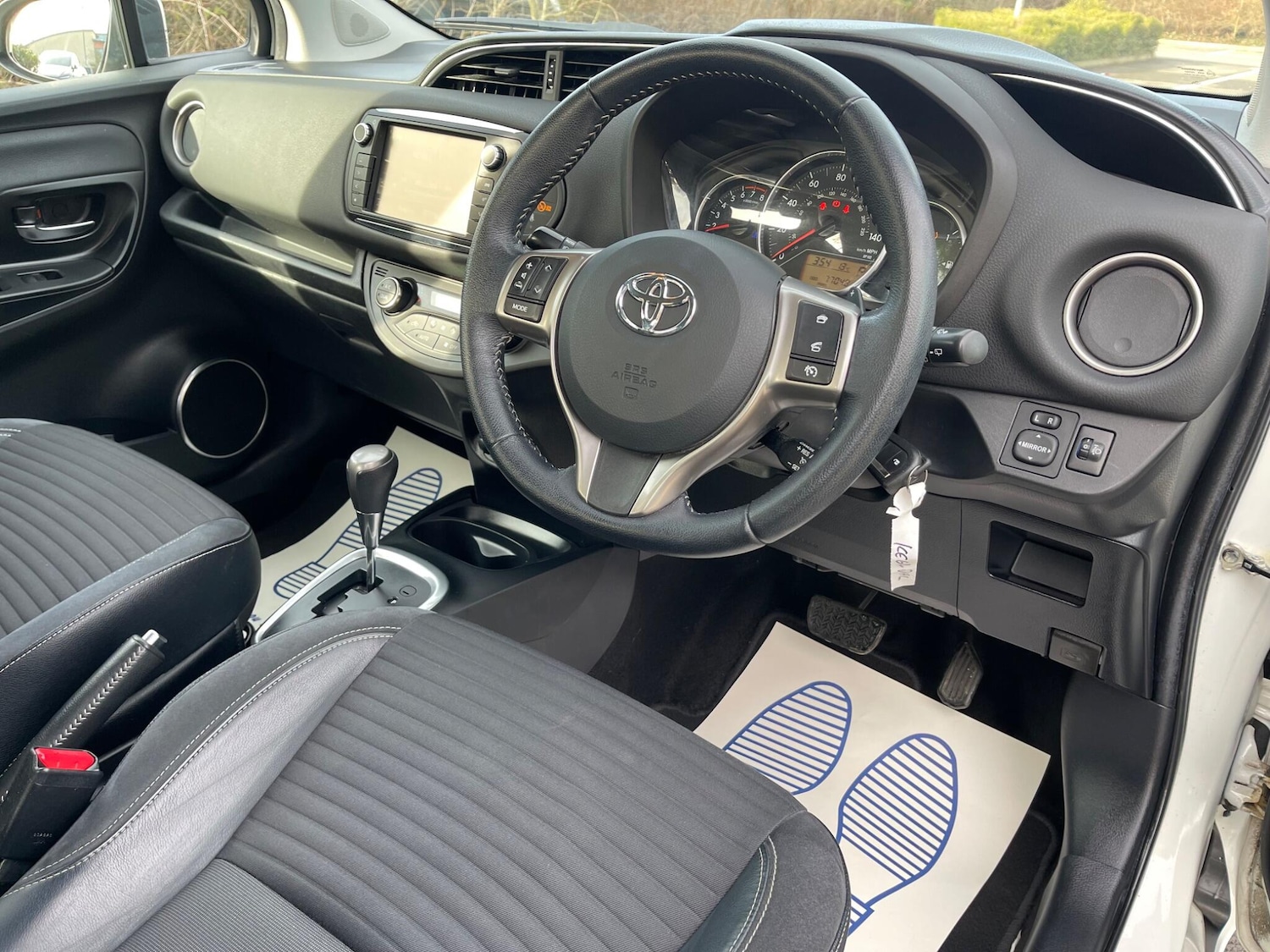 Used Toyota Yaris 2015 for sale - 77637717: Photo 7