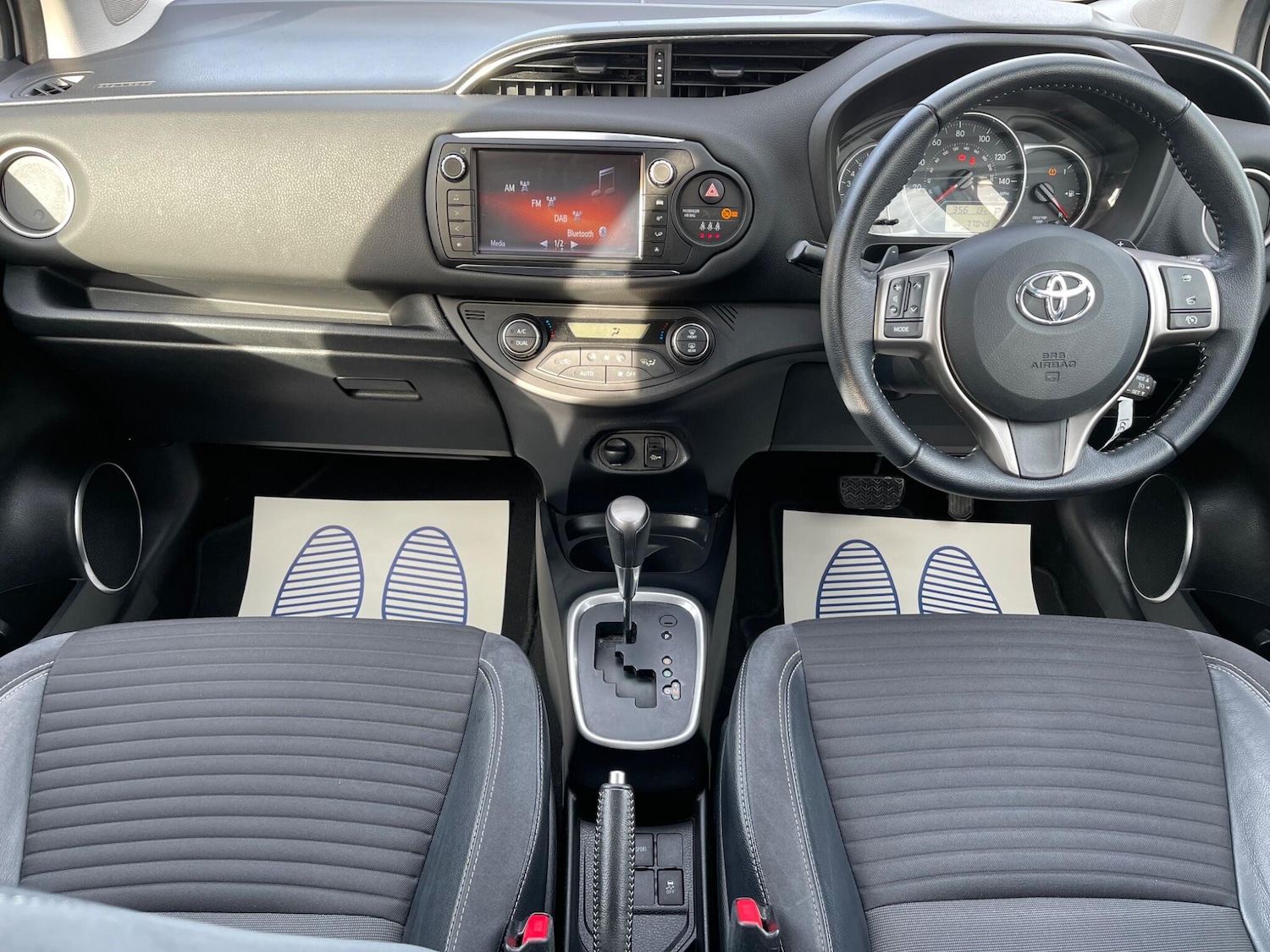 Used Toyota Yaris 2015 for sale - 77637717: Photo 9