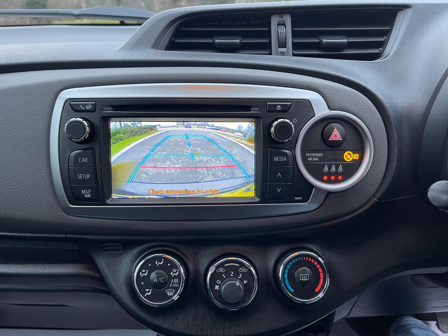 Used Toyota Yaris 2012 for sale - 77119898: Photo 12