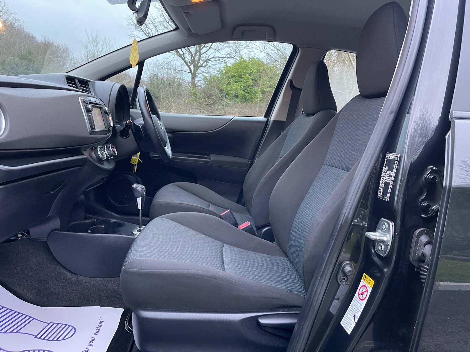 Used Toyota Yaris 2012 for sale - 77119898: Photo 13