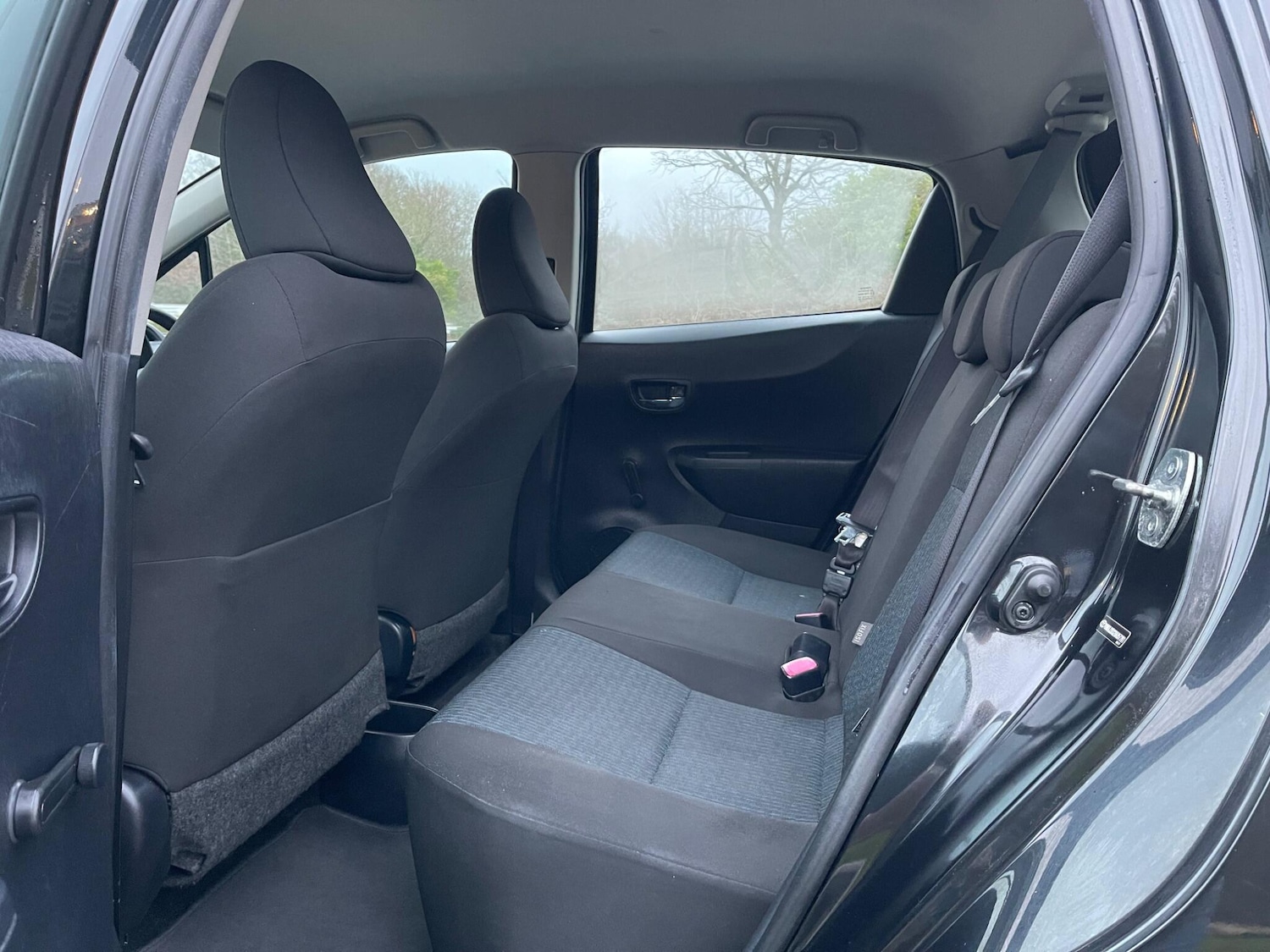 Used Toyota Yaris 2012 for sale - 77119898: Photo 15