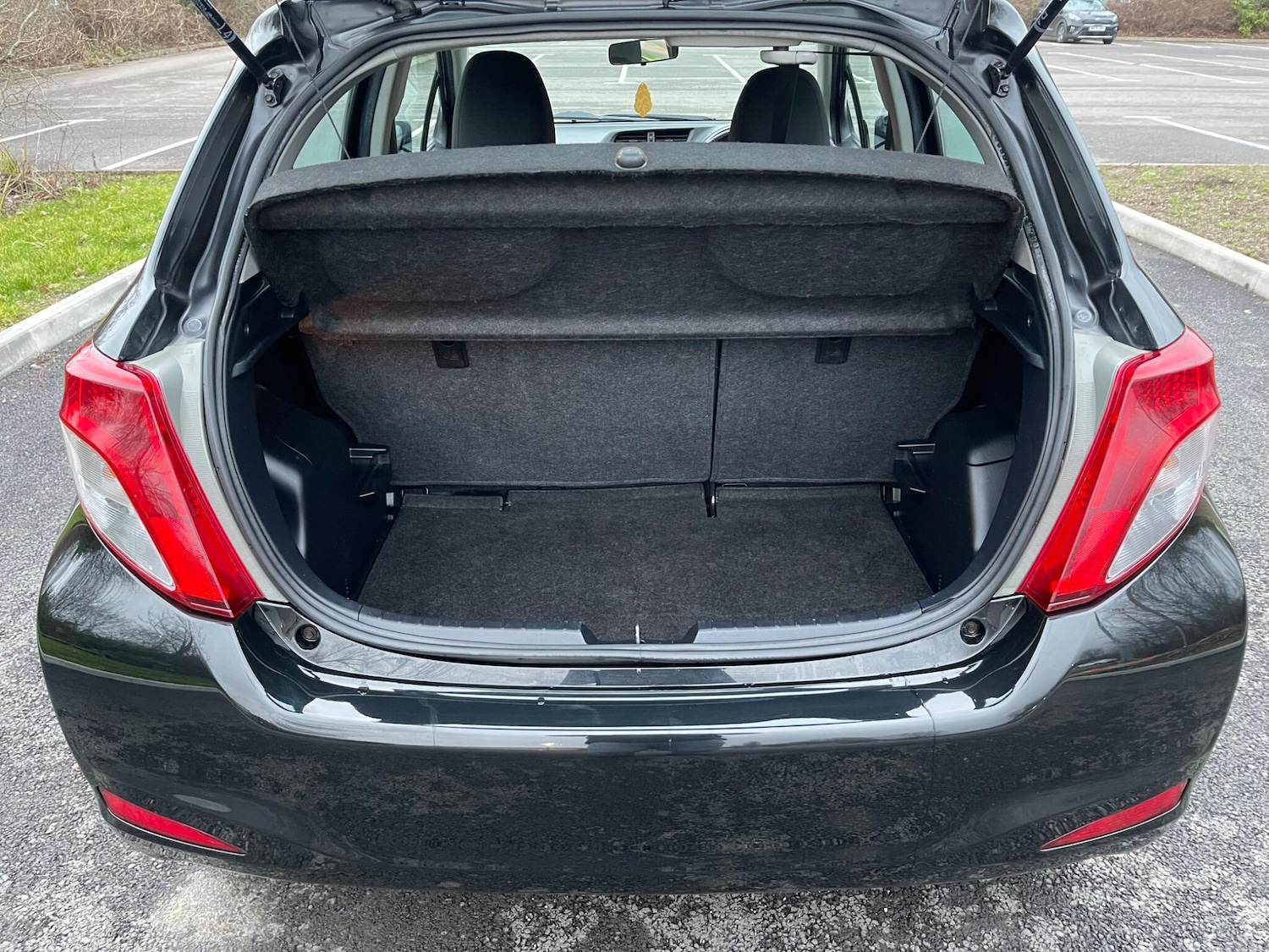 Used Toyota Yaris 2012 for sale - 77119898: Photo 17