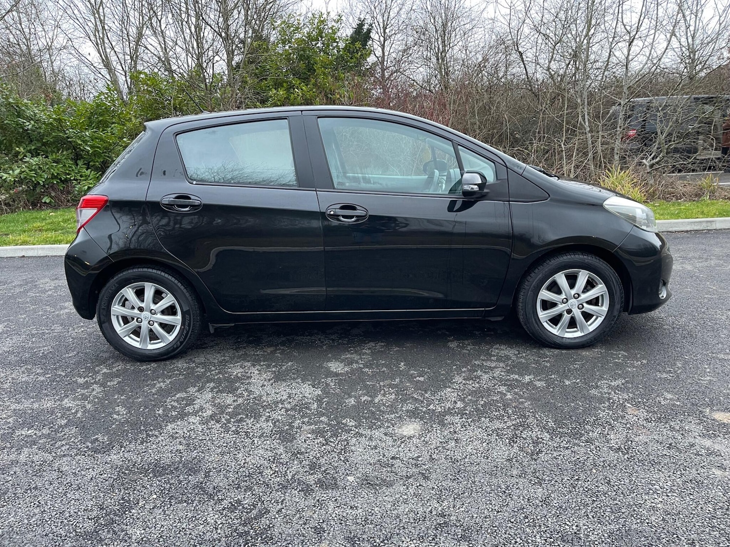 Used Toyota Yaris 2012 for sale - 77119898: Photo 19