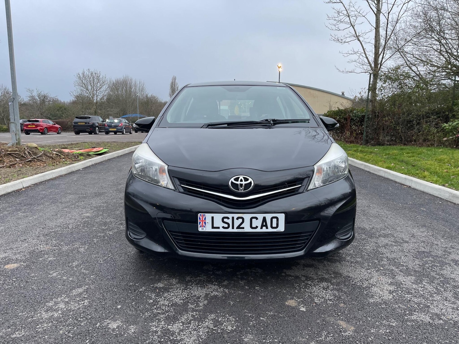 Used Toyota Yaris 2012 for sale - 77119898: Photo 2