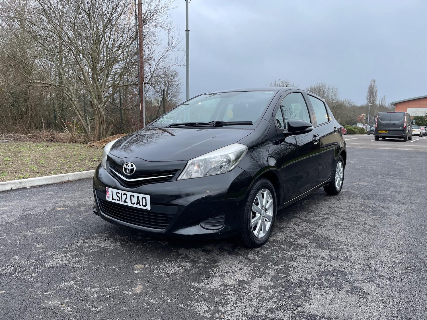 Used Toyota Yaris 2012 for sale - 77119898: Photo 3