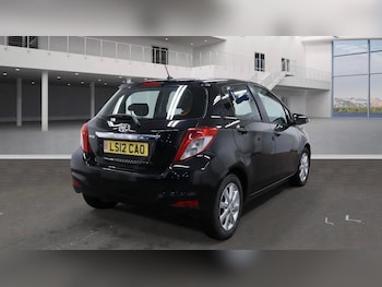 Used Toyota Yaris 2012 for sale - 77119898: Photo