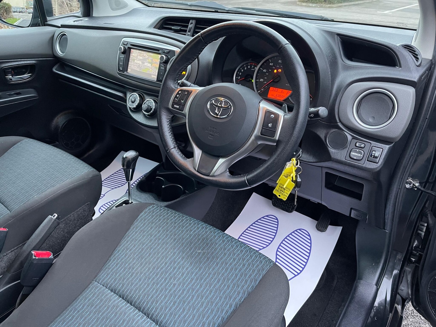 Used Toyota Yaris 2012 for sale - 77119898: Photo 7