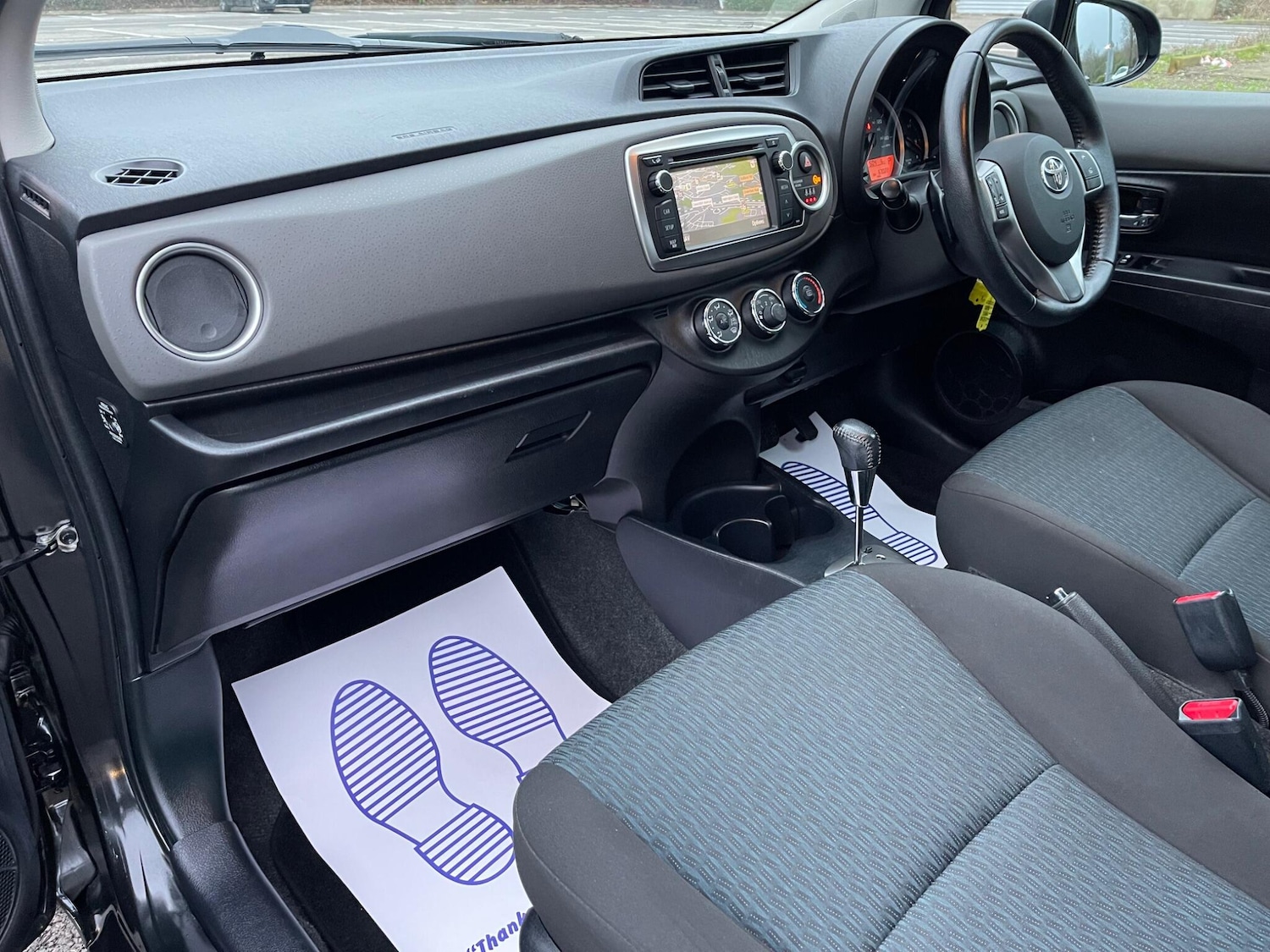 Used Toyota Yaris 2012 for sale - 77119898: Photo 8