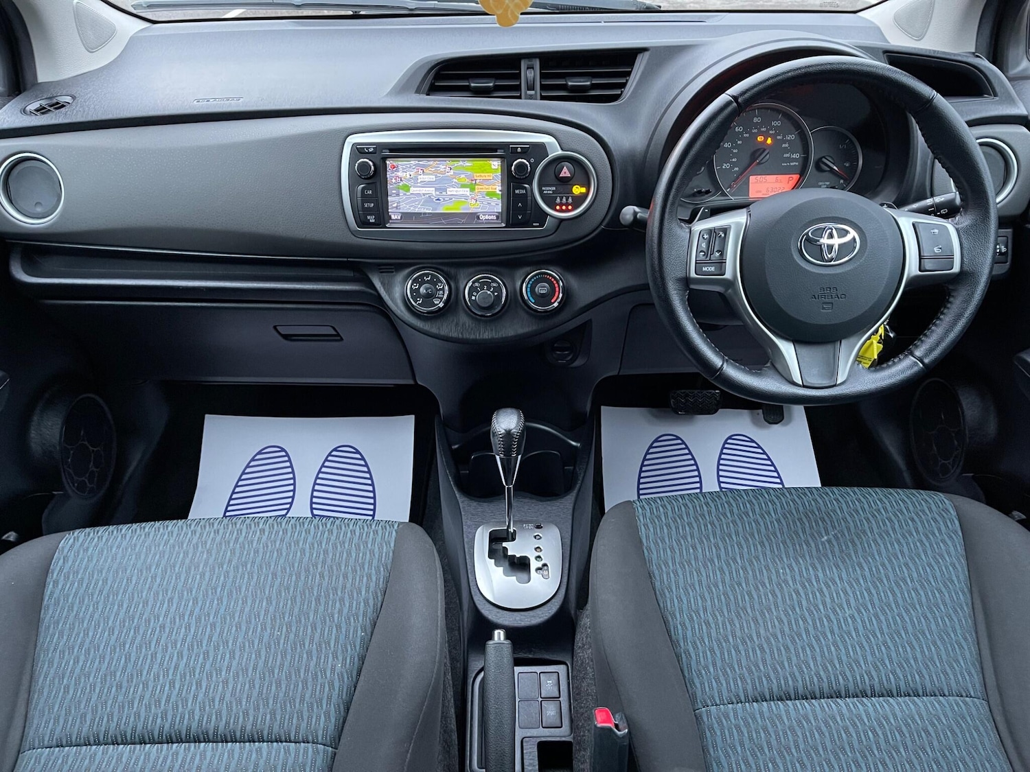 Used Toyota Yaris 2012 for sale - 77119898: Photo 9