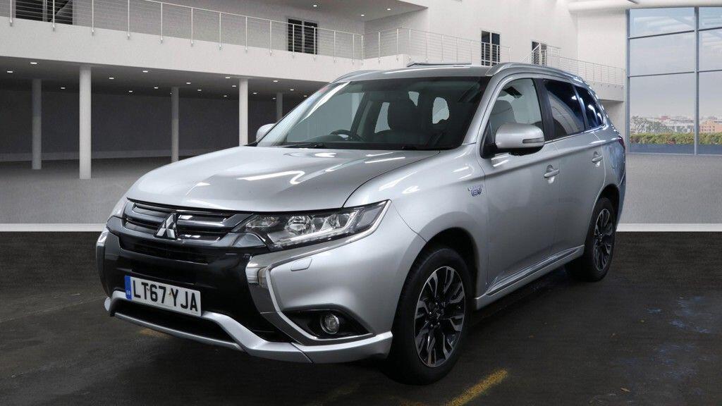 Used Mitsubishi Outlander 2017 for sale - 77097825: Photo 2
