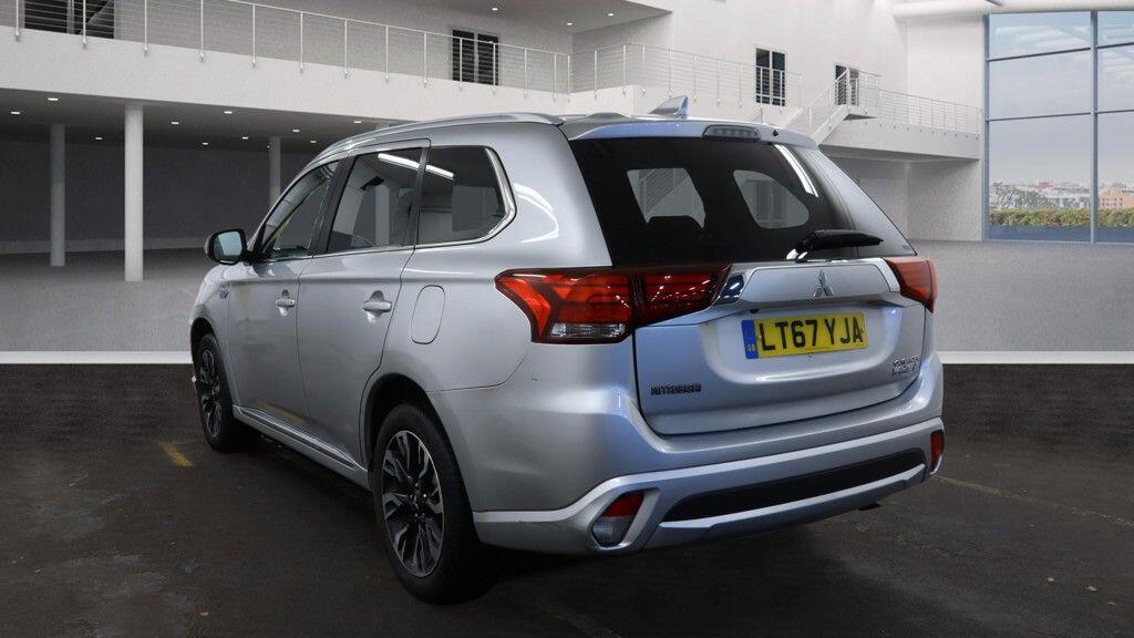 Used Mitsubishi Outlander 2017 for sale - 77097825: Photo 3