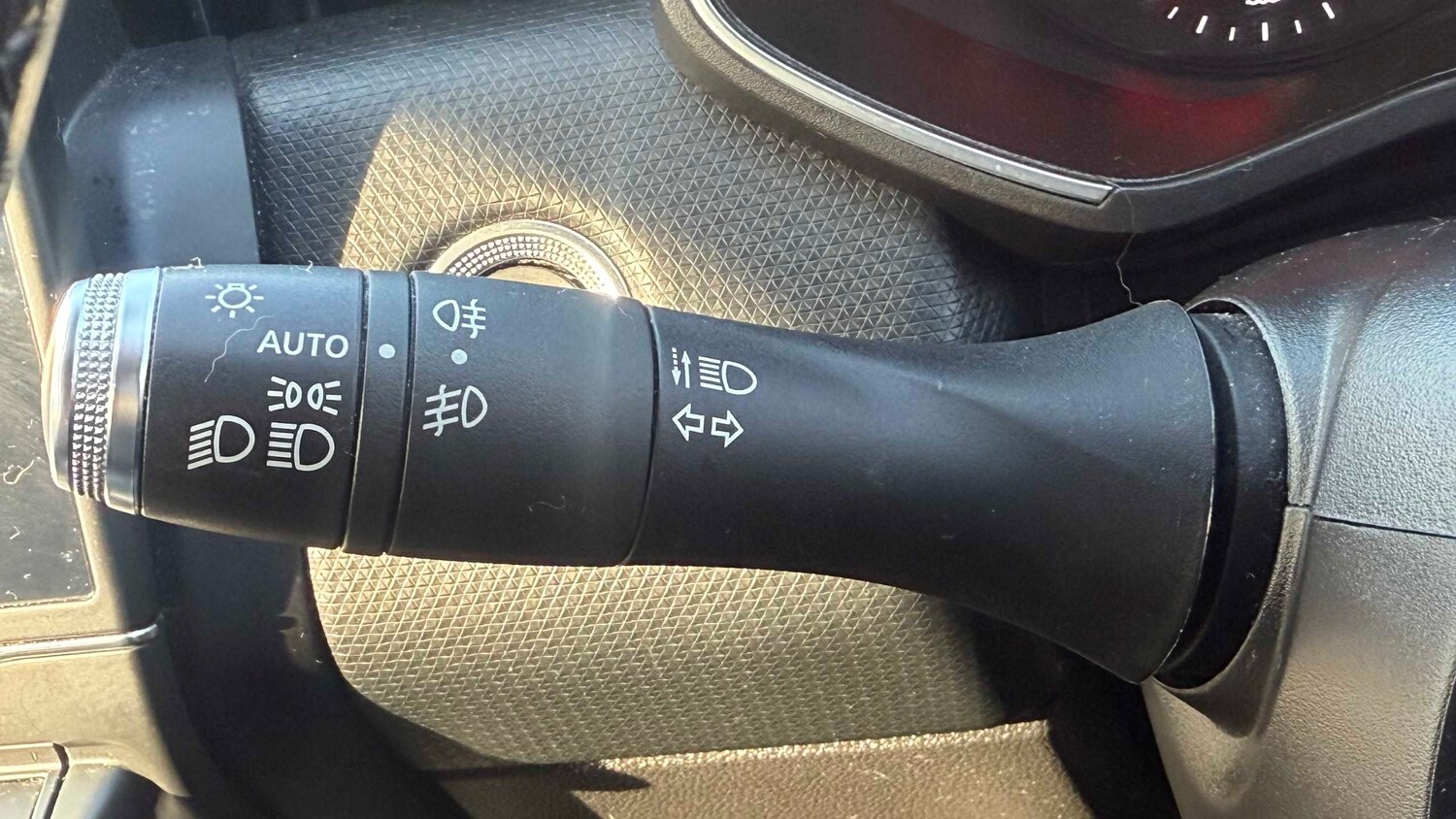 Used Renault Clio for sale - 77861109: Photo 15