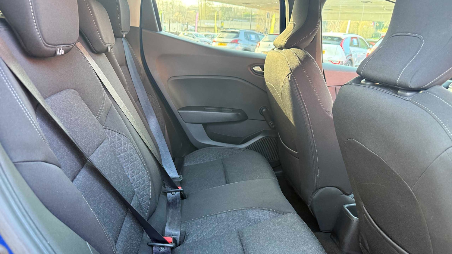 Used Renault Clio for sale - 77861109: Photo 2