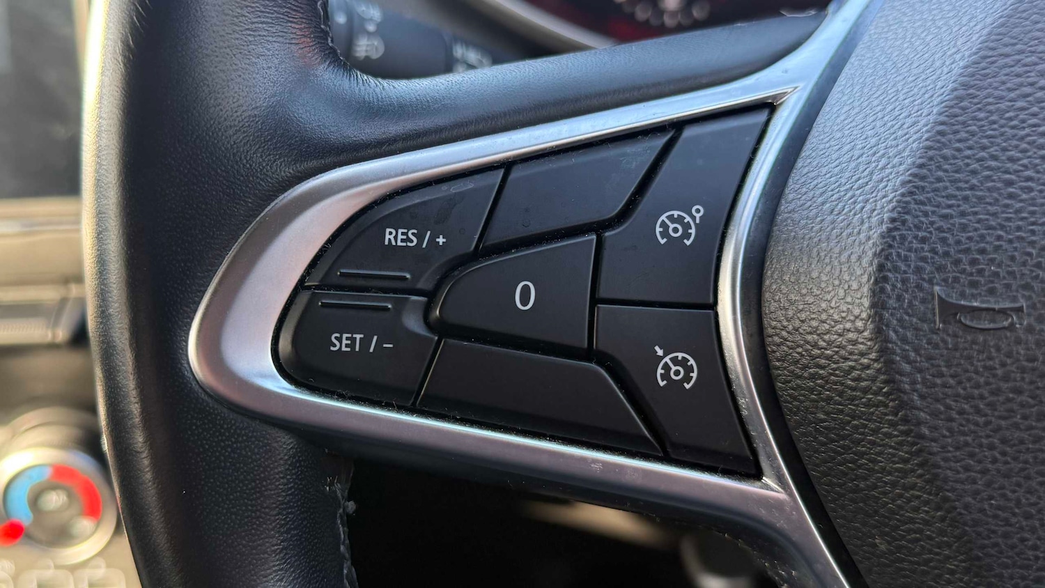 Used Renault Clio for sale - 77861109: Photo 25