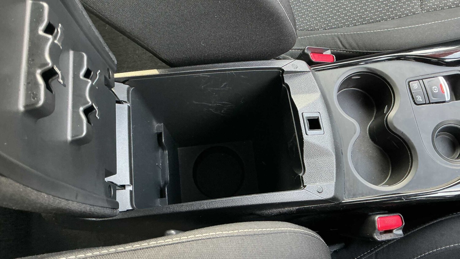 Used Renault Kadjar for sale - 77860546: Photo 29