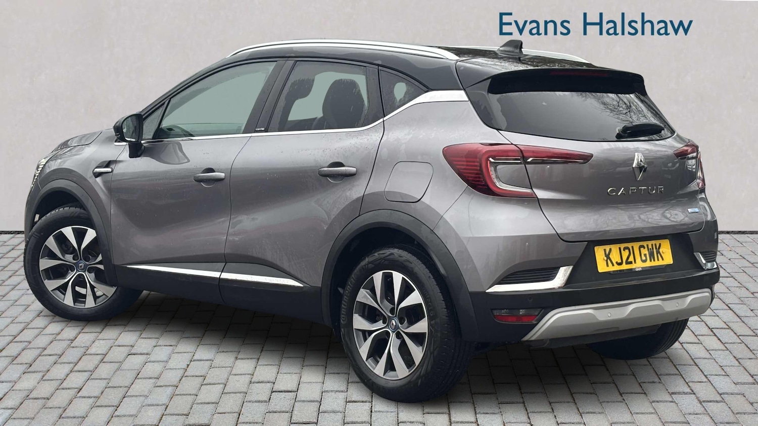 Used Renault Captur 2021 for sale - 77858695: Photo 2