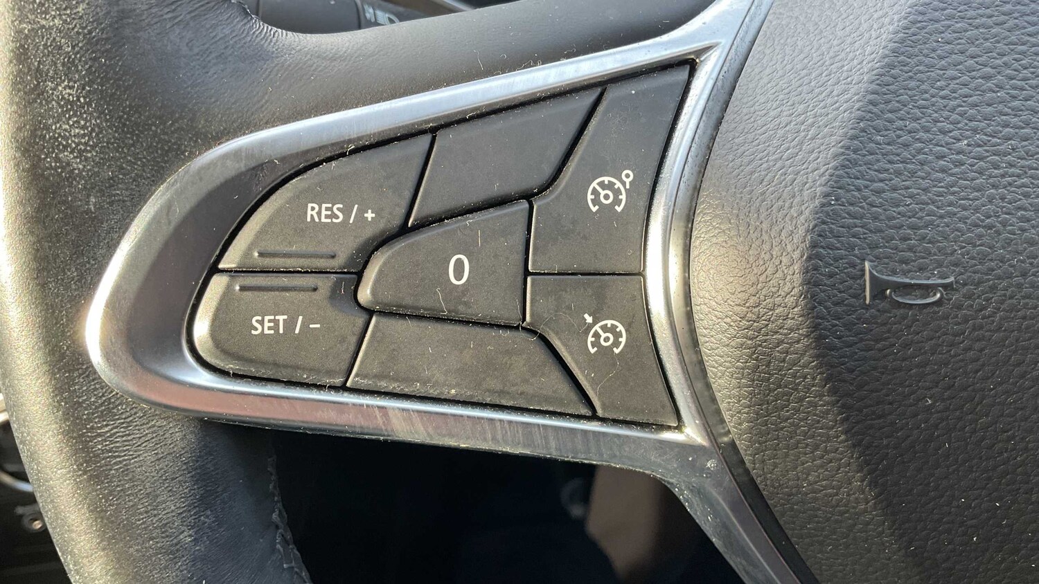 Used Renault Captur 2021 for sale - 77858695: Photo 23