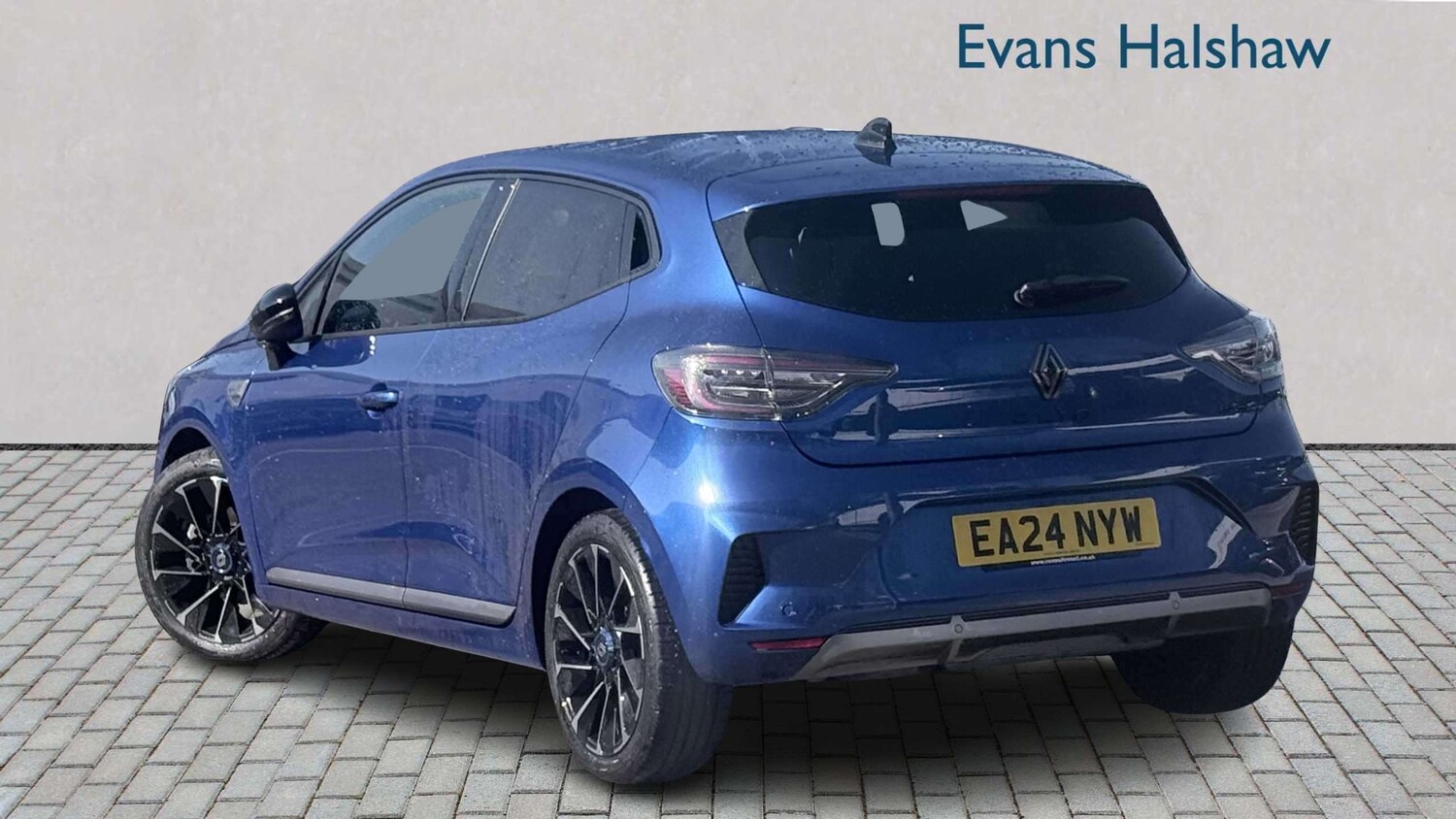 Used Renault Clio 2024 for sale - 77961084: Photo 3