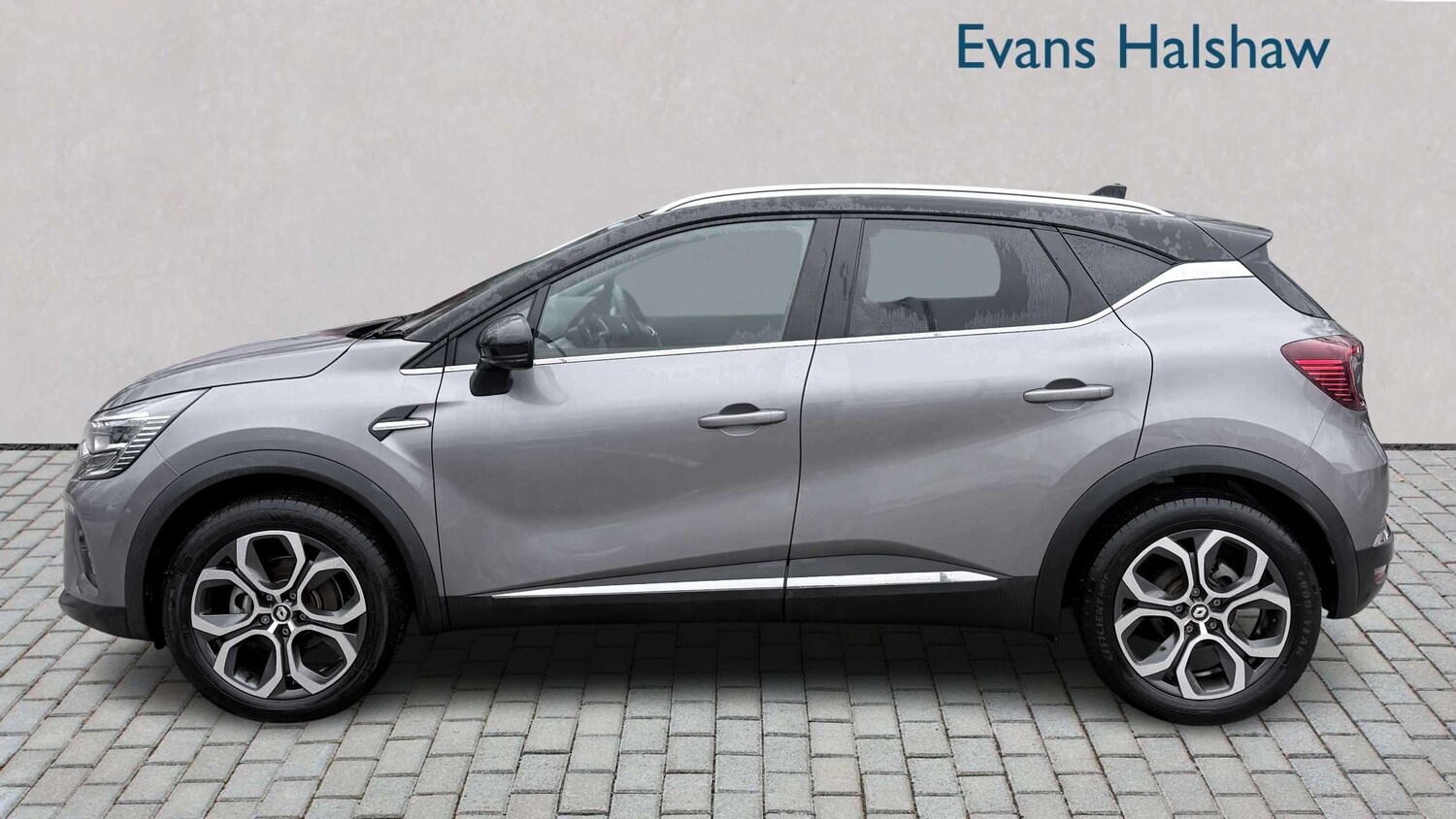 Used Renault Captur for sale - 78104650: Photo 4