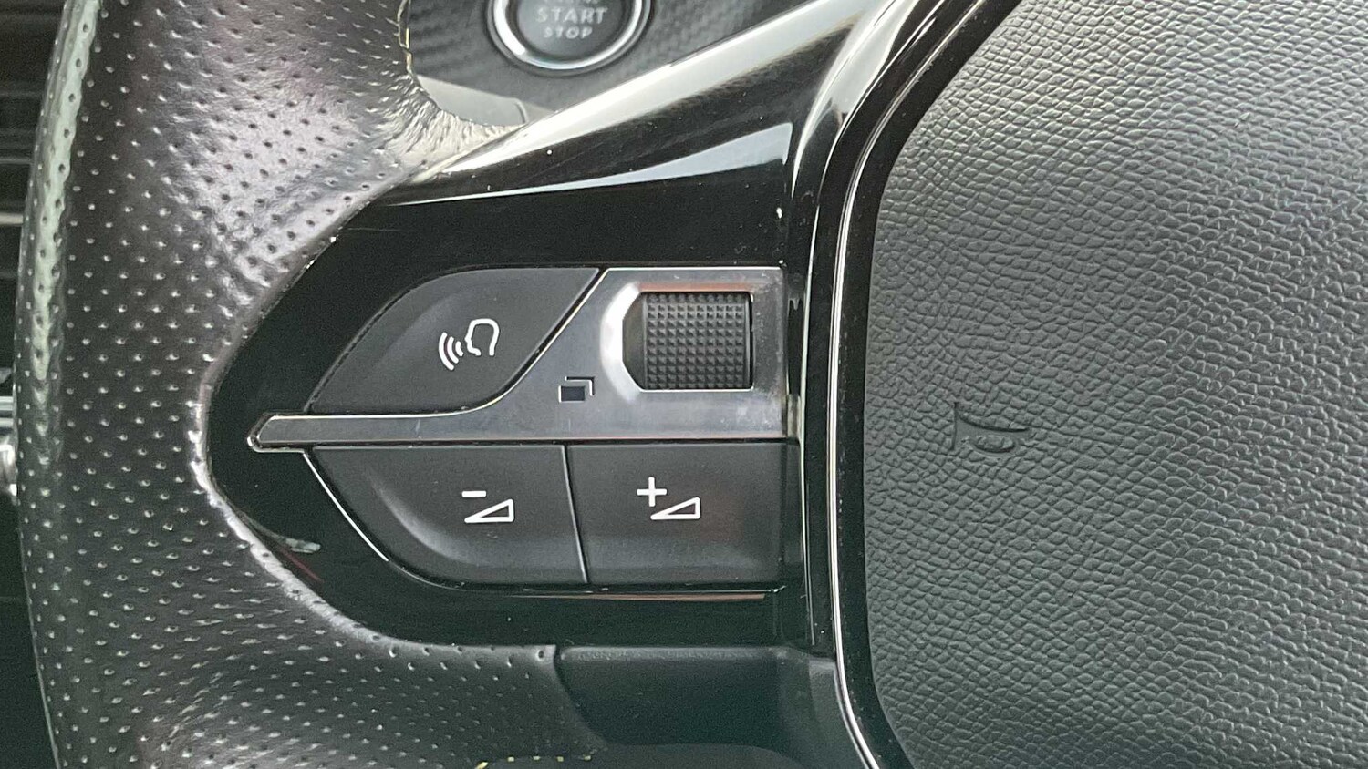 Used Peugeot 2008 for sale - 77862091: Photo 15