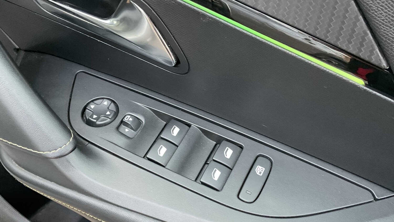 Used Peugeot 2008 for sale - 77862091: Photo 25