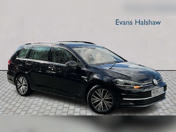 Used Volkswagen Golf 2018 for sale - 79604533: Photo