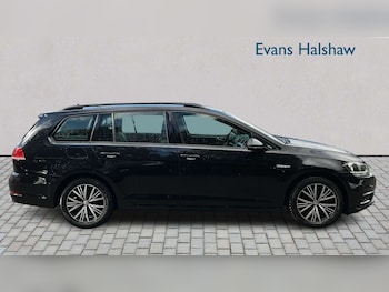 Used Volkswagen Golf 2018 for sale - 79604533: Photo