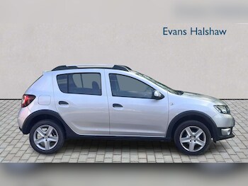 Used Dacia Sandero Stepway 2015 for sale - 78407785: Photo