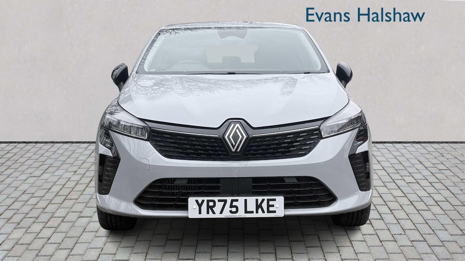 Used Renault Clio 2025 for sale - 77858228: Photo 3