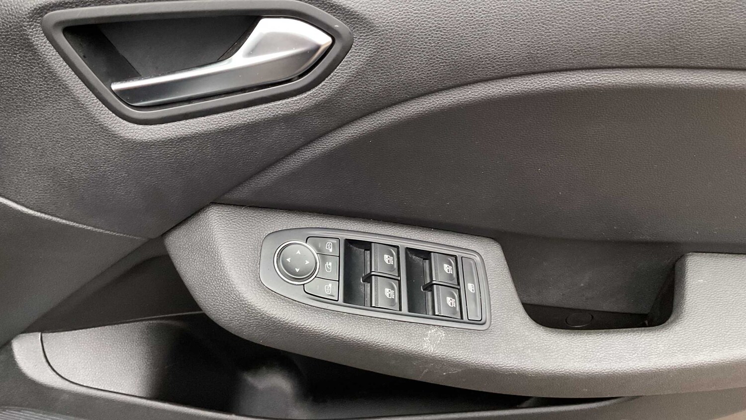 Used Renault Clio 2025 for sale - 77858228: Photo 8