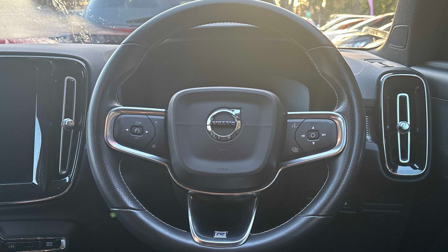 Used Volvo XC40 for sale - 77859054: Photo 14