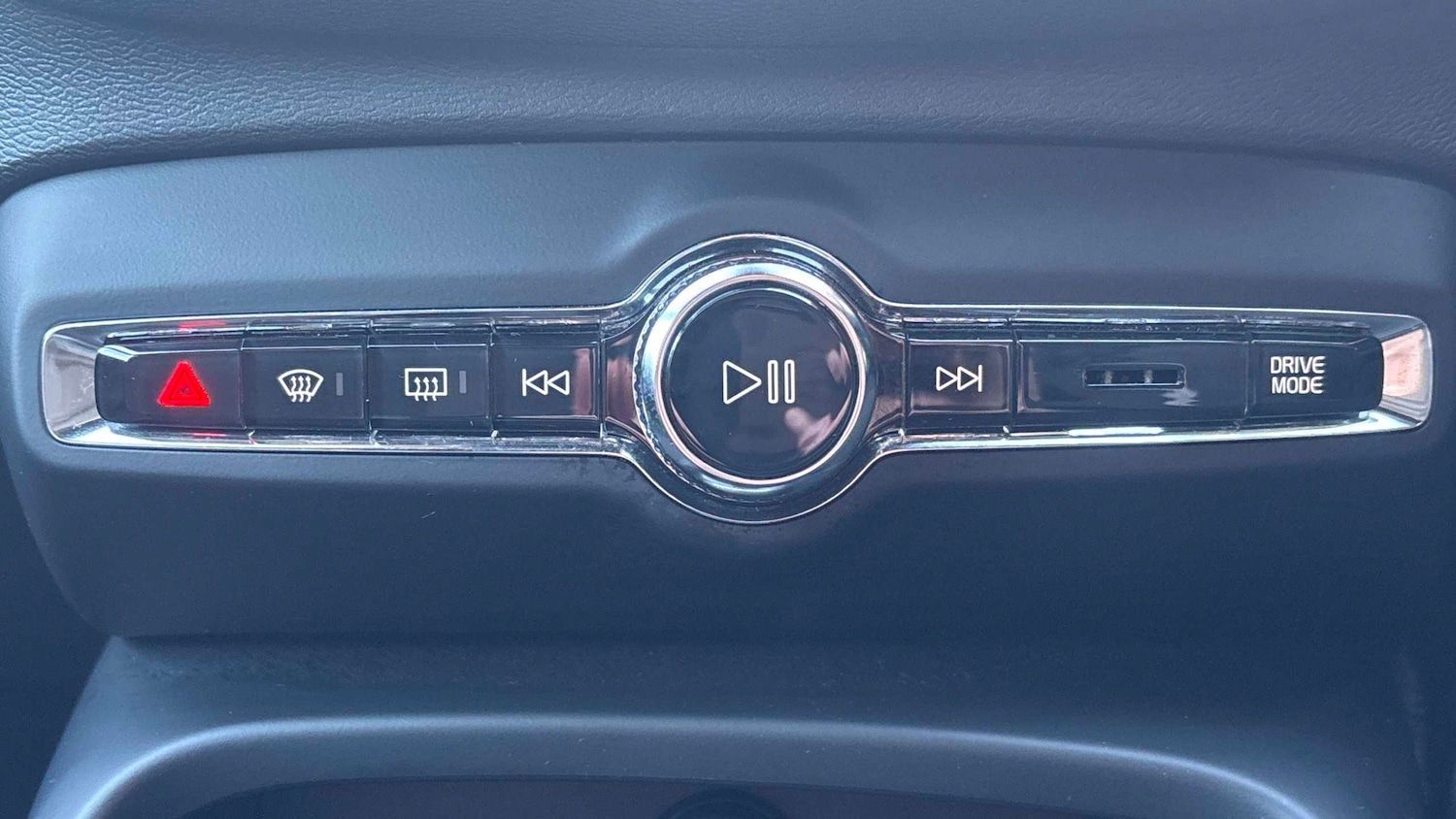 Used Volvo XC40 for sale - 77859054: Photo 19