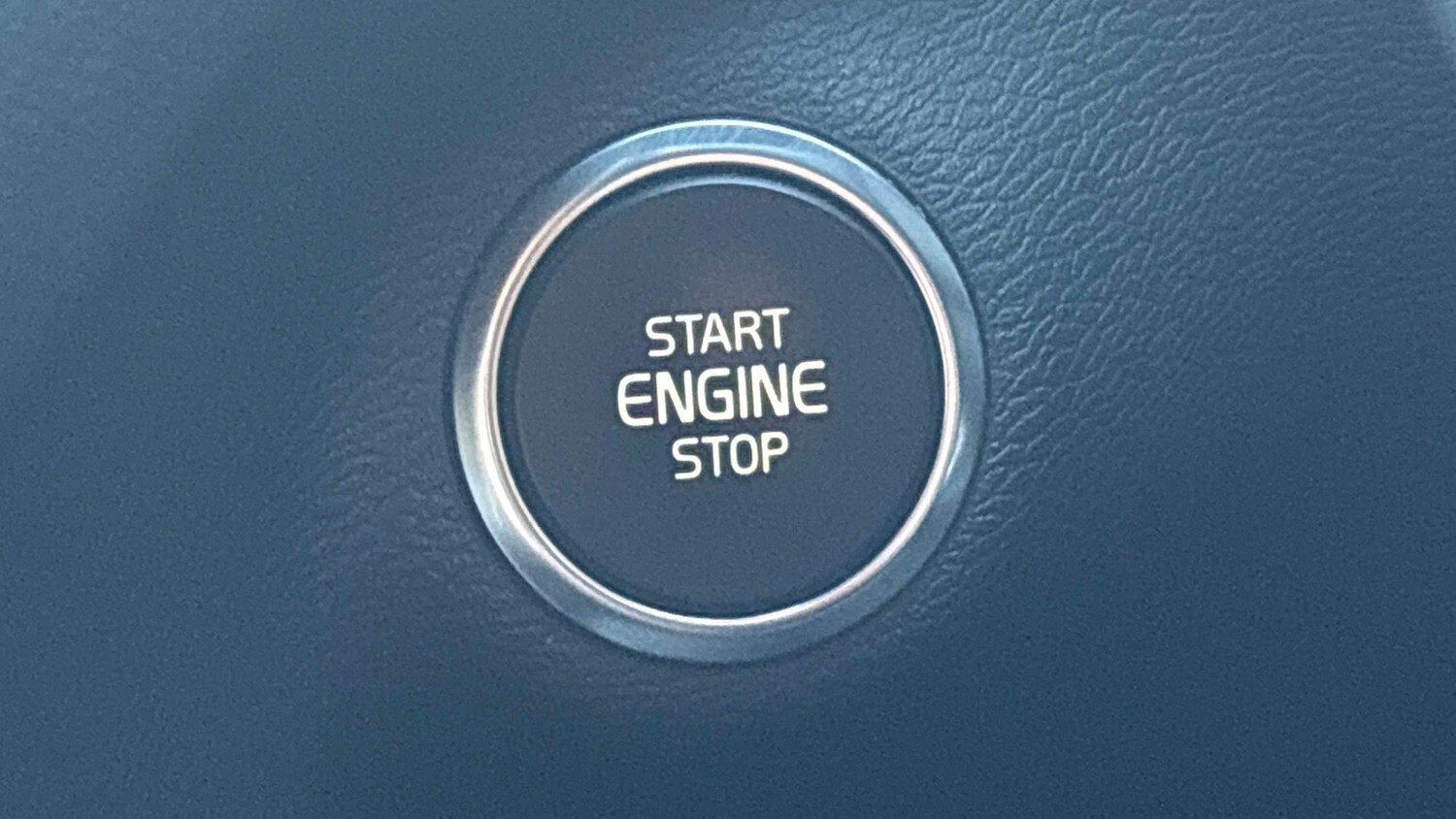 Used Volvo XC40 for sale - 77859054: Photo 24