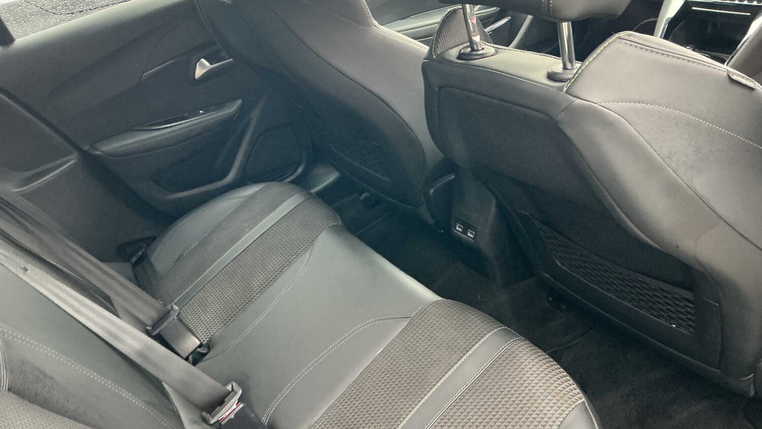 Used Peugeot 208 2022 for sale - 77856373: Photo 8