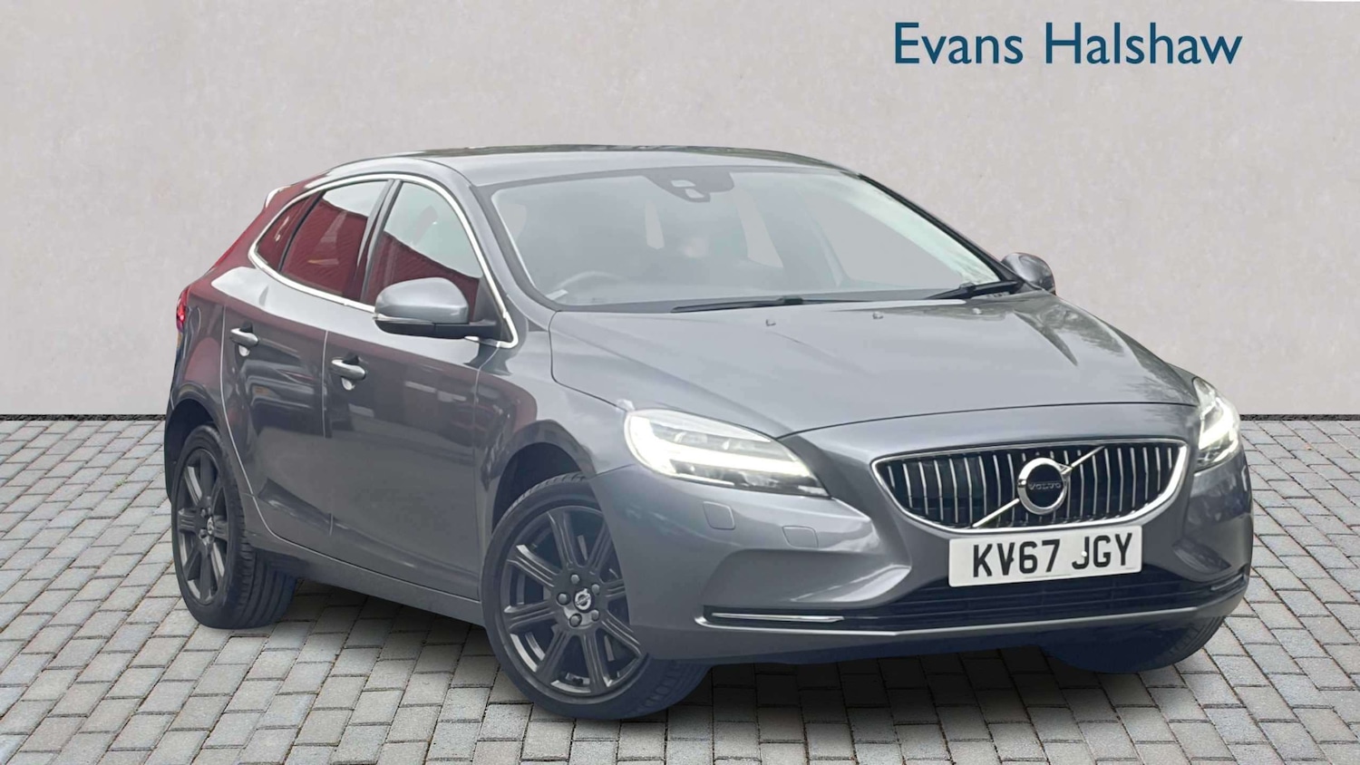 Used Volvo V40 2017 for sale - 78188134: Photo 1