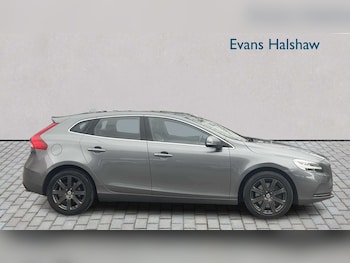Used Volvo V40 2017 for sale - 78188134: Photo